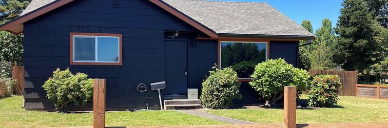 Others 3 Mi to Emerald Downs: Pet-friendly Home