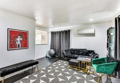 Others 2 3 Mi to Emerald Downs: Pet-friendly Home