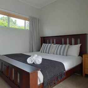 Room 1 Seaview Garden House Close to Beach, Campbells Bay Hotels
