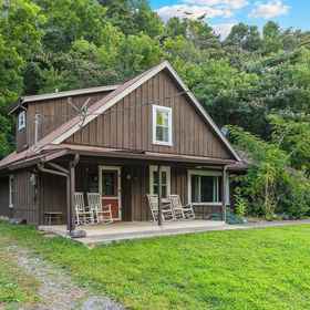 Primary image 1 River Oasis, Pigeon Forge Hotels