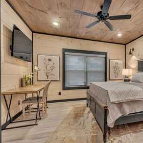 Room 1 Pigeon Forge Large Cabins, Hatfield and McCoy Dinner Show Hotels