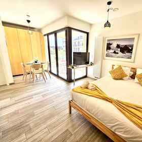 Room 1 Cozy studio with sunny terrace, Schuttrange Hotels