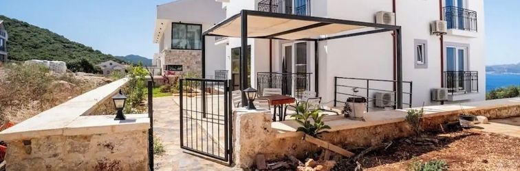 อื่นๆ Kaş Eylül Suit Apart