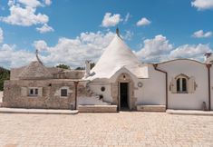 Others 2 Trulli Aletheia con Piscina Privata