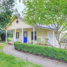 Primary image 1 8 Mi to Columbia River Gorge: Home w/ Serene Deck!, Gresham History Museum Hotels