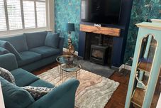 Others Cardiff - Sleeps 7 - Parking - Jacuzzi - Garden