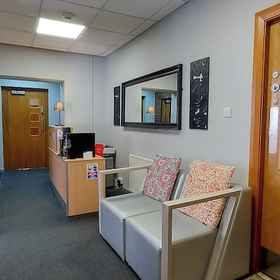 Reception 1 R S Hostels - leeds, Thorner Hotels