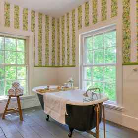 Interior 1 主街历史现代风格的时尚放松之旅,配有现代设施和林地景观, 阿尔斯特县 酒店