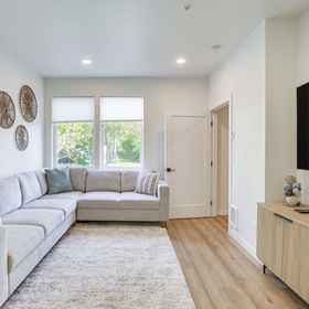 Primary image 1 Walk to Beaches: Modern Townhome in Lincoln City!, Roads End State Recreation Site Hotels