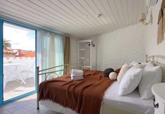 Lain-lain 3 mythos alaçatı