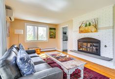 Others 6 3 Mi to Cape Cod Bay: Marshfield Home w/ Balcony!
