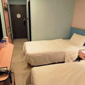 Room 1 Hi Inn (Beijing Tiantan East Gate), East Gate of Temple of Heaven Hotels