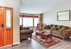 Others 6 Home Theater & Large Backyard Deck: Tacoma Abode!