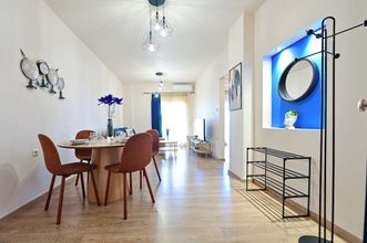 Others 4 Royal Blue Central House by Checkin