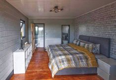 Others 5 Paulton - Sleeps 2 - Petfriendly - Hottub - Garden