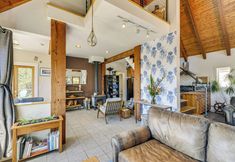 Others 5 1 Mi to Black Sands Beach: Dreamy Coastal Cottage