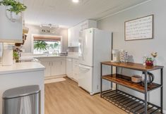 Others 6 1 Mi to UO Campus - Family Home w/ Pool Table!