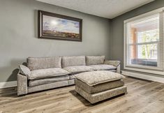 Others 6 2 Mi to Mass Ave: Convenient Townhome w/ Yard!