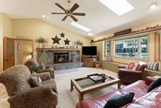 Khác 3 Yellow Rail 2 Bedroom Home