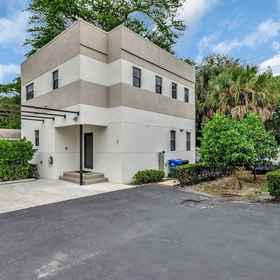Primary image1Townhome-10 mins to FTL Beach & Downtown,拉斯奥拉斯河滨飯店