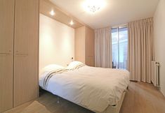 Others 2 Apartment in Het Zoute With Sea Views