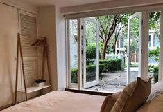 Others 6 Prime Location Unit AC And Parking