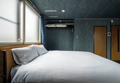 Others 4 SILK COURT 405