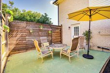 その他 Explore & Unwind: Charming Bedford Apartment