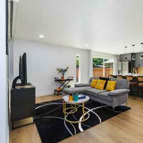 Room 1 Comfy Stay in Bellevue Parking Included, Hotel King County