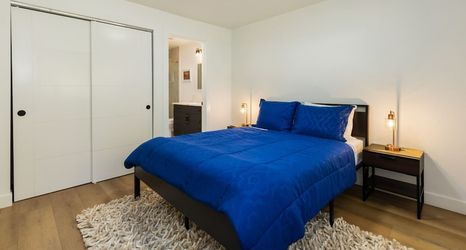 Lainnya 2 Comfy Stay in Bellevue Parking Included