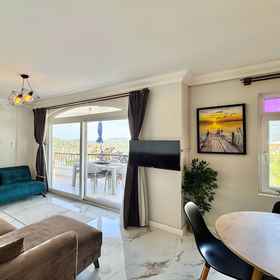 Primary image1Moonlight Apart Sea View,卡什区公寓