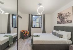 Others 3 Bell Tower Square by Rent all Como