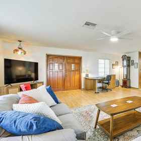 Primary image1Dock + Screened Porch: Lake Istokpoga Retreat,莱克普莱西德塔飯店