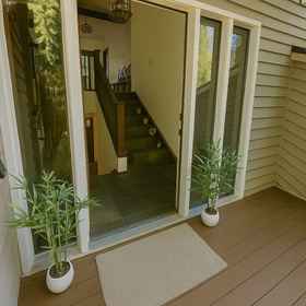 Interior entrance 1 Beautiful House with Yard in Bellevue, Hotel King County