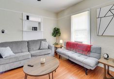 Others 4 2 Mi to Old Town Abq: East Downtown Triplex Unit