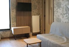 Others 6 Arun Suites