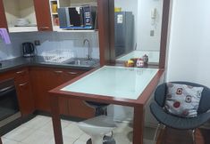 Others 6 Merced Host Aparts