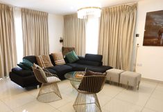 Others 4 Gallery Luxury Suites by Cozy