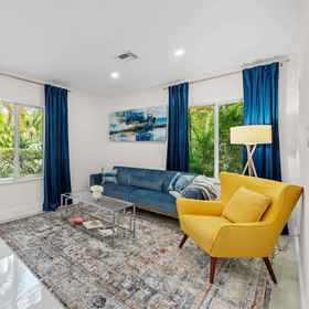 Room 1 Uhost AI 4-unit Gem Mins to Las Olas Beach, Museum of Discovery and Science Hotels