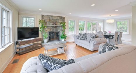 Others 2 Private Pool & Patio: Luxe Westchester Home!