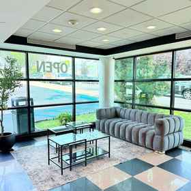 Primary image 1 노바 호텔 브롱크스, 세인트 존 더 디바인 대성당 호텔