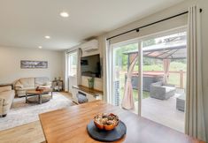 Others 6 2 Mi to Olympic National Park: Hot Tub Haven!