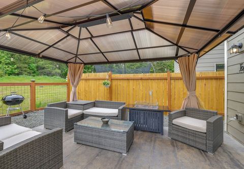 Others 2 Mi to Olympic National Park: Hot Tub Haven!