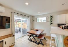 Others 5 2 Mi to Olympic National Park: Hot Tub Haven!