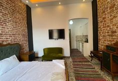 Lain-lain 4 Taksim Stone Wall Apartments