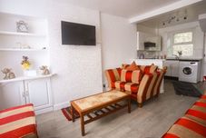 其他 2-bed Apartment, Sleeps 6, 8-min Walk to Centre