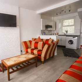 Primary image12-bed Apartment, Sleeps 6, 8-min Walk to Centre,兰开夏公寓