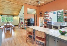 Lainnya 7 Rustic & Modern Home w/ Forest Views in Newport!