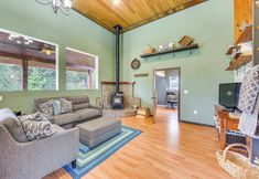 Lainnya 3 Rustic & Modern Home w/ Forest Views in Newport!