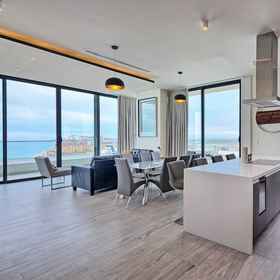 Room 1 Waves Views Luxury 3BR Oceanfront Condo, Sonora Hotels